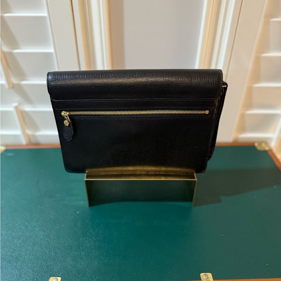 Burberry Leather Clutch with lock & key **VINTAGE** - Picture 2 of 14